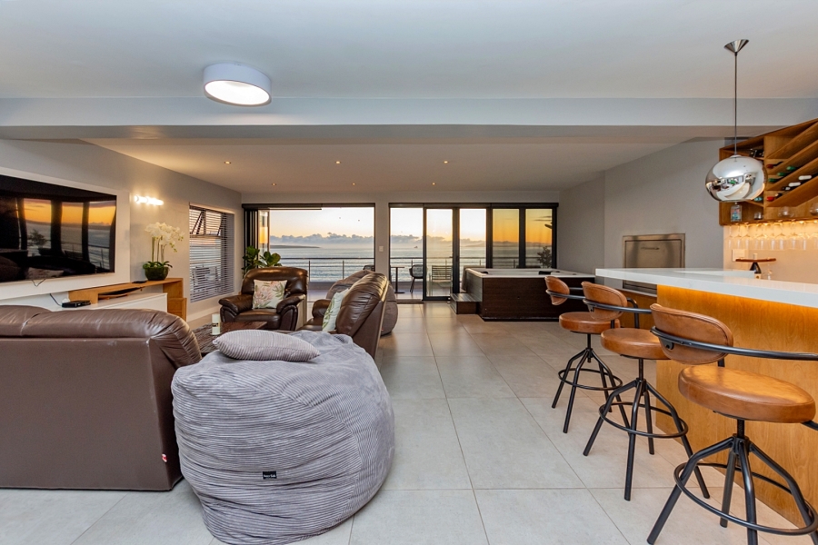 7 Bedroom Property for Sale in Calypso Beach Western Cape